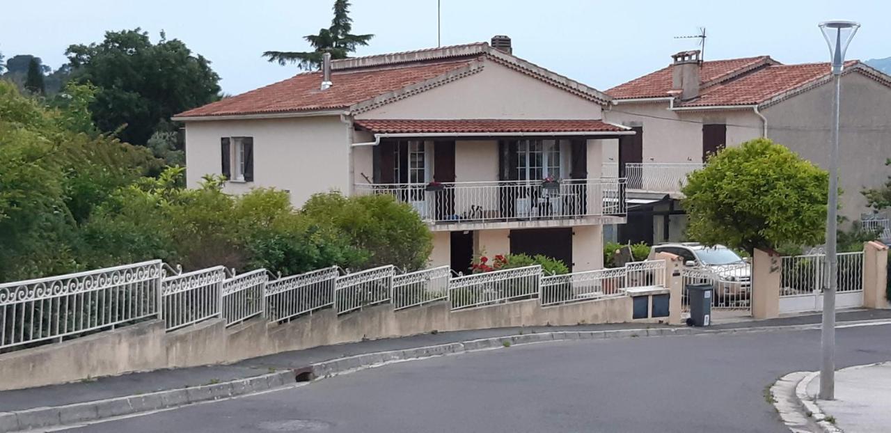 Studio 25 Le Pradet Bagian luar foto